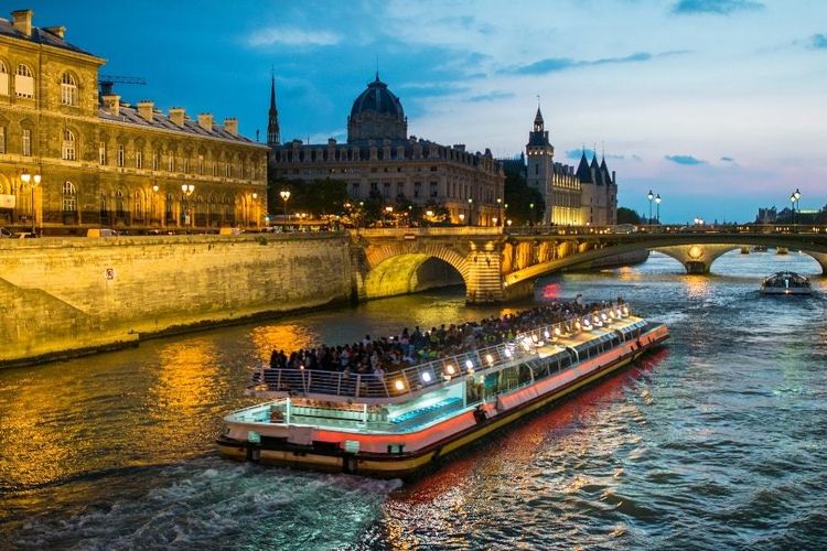 Croisiere paris Bateaux mouches Découvrez Paris depuis la Seine (2