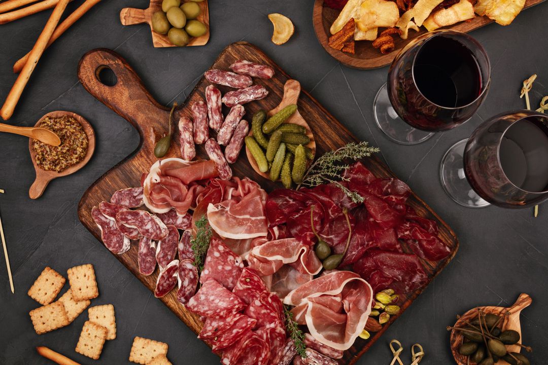 Delicatessenpakket met Italiaanse en Spaanse vleeswaren