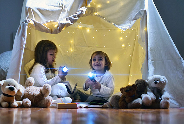 Verveling bij kinderen: maak samen een tent
